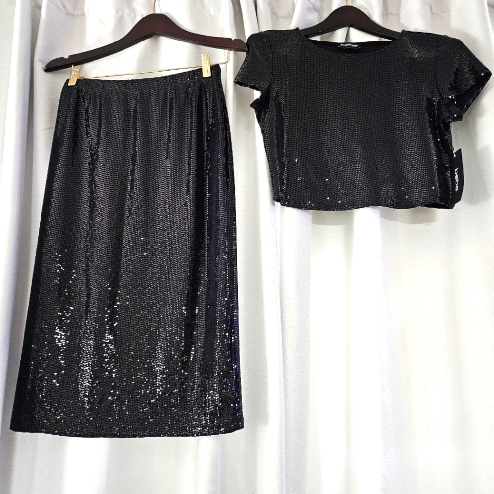 bebe 2 Piece Sequin Crop Top and Body Con Skirt. SIZE 4. Brand New With Tag